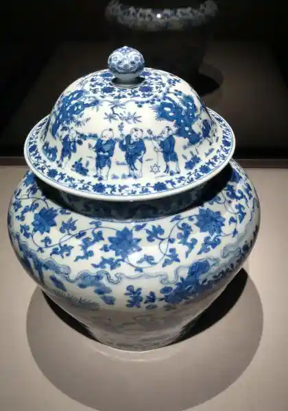 Lidded jar with children at play in underglaze blue, National Palace Museum